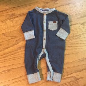 7 for all mankind onesie. Blue waffle look. Nice and cozy! 0-3 month.